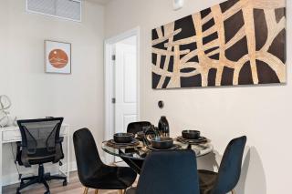 Old Town Camelback Mall Mountain View Pool - 4