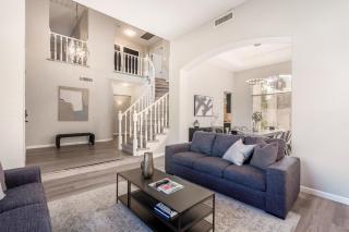 BRAND NEW 6 bdrm, 3 bath HEATED pool SLEEPS 16 - Chandler - 8