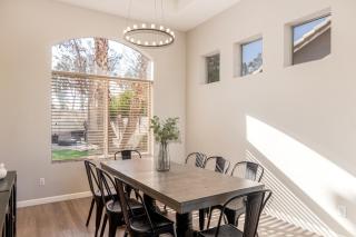 BRAND NEW 6 bdrm, 3 bath HEATED pool SLEEPS 16 - Chandler - 3