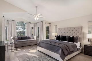 BRAND NEW 6 bdrm, 3 bath HEATED pool SLEEPS 16 - Chandler - 4