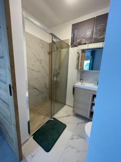 Apartament z tarasem przy lesie Reda - Reda - 4