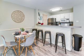 Walk to Ocean Condo with Balcony in Myrtle Beach! - Myrtle Beach - 3
