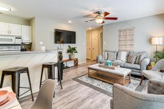 Walk to Ocean Condo with Balcony in Myrtle Beach! - Myrtle Beach - 0