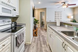 Walk to Ocean Condo with Balcony in Myrtle Beach! - 1