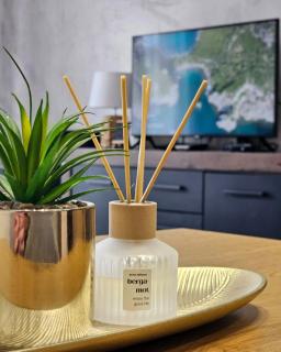 Rea Home Apartment - Modern & Stylish Stay - 5