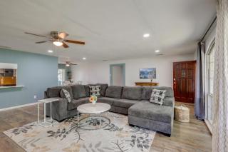 1 Mi to Lake Whitney Morgan Home with Deck! - - 5