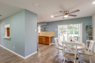 1 Mi to Lake Whitney Morgan Home with Deck! - - 4