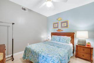 Oceanfront Penthouse CornerUnit 1950sf with beach service - Panama City Beach - 1