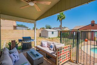Private Pool & Fully Fenced Yard Near Mntn Park - Glendale - 6