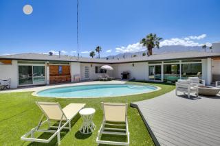 2 Mi to Dtwn Palm Springs Vibrant Home with Hot Tub - Palm Springs - 0