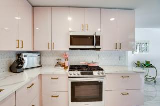 2 Mi to Dtwn Palm Springs Vibrant Home with Hot Tub - 1