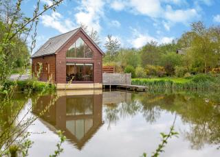 Anglesey Lakeside Lodges - Menai Bridge - 3