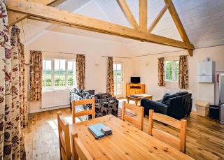 Oak Farm Lodges - Roydon - 1