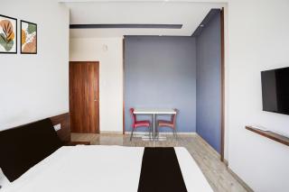Hotel O MIDAS Regency - Shikrapur - 4