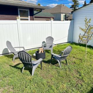 Bo's Copper City Charmer, easy Freeway Access, open floorplan - Butte - 4