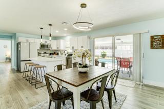 Swim, Fish, Shop and More Port Charlotte Retreat! - Port Charlotte - 8