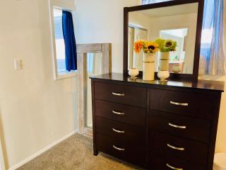 Bo's Copper City Charmer, easy Freeway Access, open floorplan - 6