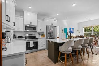 Modern Pet-Friendly Home in Bella Vista - Bella Vista - 8
