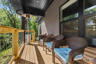 Modern Pet-Friendly Home in Bella Vista - Bella Vista - 6