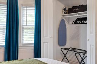 Midcentury 5BD | BBQ & Yard | Close to DT & Pitt - Pittsburgh - 4