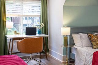 Midcentury 5BD | BBQ & Yard | Close to DT & Pitt - Pittsburgh - 1