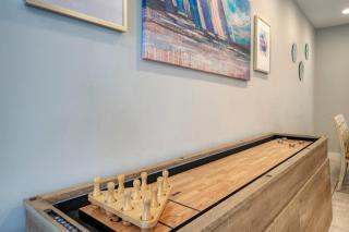 Sleeps 19 2 Homes w Pool FoosballShuffleboard Mins to the Beach Shops - Corpus Christi - 2
