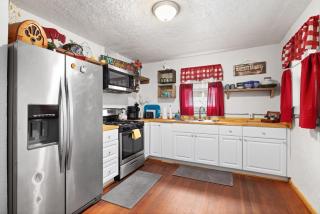 Bo's Rustic Cottage Cozy and Charming with Hot Tub and Fenced Yard - Billings - 8