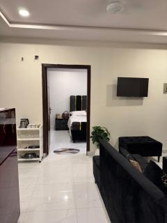 Gulberg Greens 2 bed luxury Apartment - Islamabad - 8