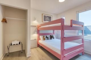 36 Guests on Music Row Bachelorette Suites Glam Room 5 Minutes to Downtown - 5