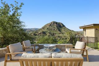 Designer Malibu Retreat w Private Pool Dual Firepits and A Panoramic Views - Agoura Hills - 9