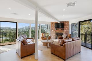 Designer Malibu Retreat w Private Pool Dual Firepits and A Panoramic Views - Agoura Hills - 6