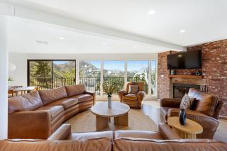 Designer Malibu Retreat w Private Pool Dual Firepits and A Panoramic Views - Agoura Hills - 4