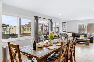 Sleeps 18 Steps to the Beach Shops Eateries Ocean Views Patio Fire Pit - Newport Beach - 5