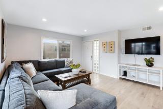 Sleeps 18 Steps to the Beach Shops Eateries Ocean Views Patio Fire Pit - Newport Beach - 4