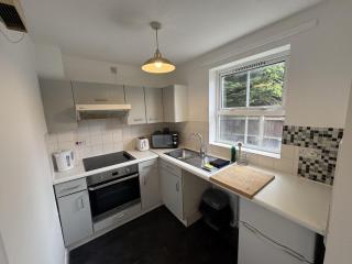 Central Rayleigh 1 Bedroom Apartment - Rayleigh - 2