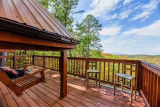 Cute Studio Cabin! Views! Private. Hot Tub. Relax! - Sevierville - 1