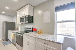 1 Mi to Pleasure Pier Walkable Home in Galveston - Galveston - 1