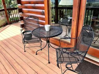 Gorgeous View. Hot Tub. Privacy. Fireplace. Pool & Fishing Access! - Sevierville - 4