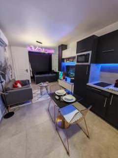 - Aux Bulles 2 - Suite & SPA - By Skyline Résidence - Limoges - 3