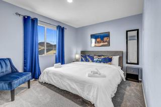 Big Family-King Beds, Desks, Pool Table, BBQ, Yard - Las Vegas - 8