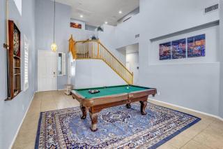 Big Family-King Beds, Desks, Pool Table, BBQ, Yard - Las Vegas - 5