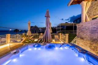 Seafront Villa Denis - Bol - 2