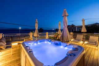 Seafront Villa Denis - Bol - 1