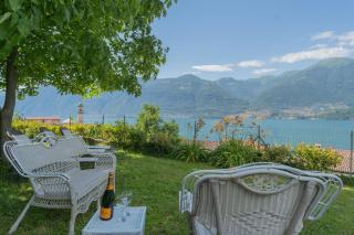 Jacuzzi vista lago - Country House Bellosguardo - Lezzeno - 0