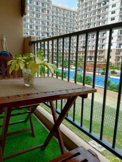 Homey Apartment with Olympic-sized pools - 4
