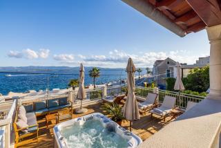 Seafront Villa Denis - Bol - 9