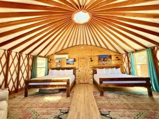 Yurt Overlook #5 with AC and Private Bath 2 Kings - 9