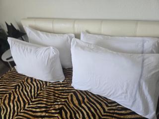 Imani - Manor - 9