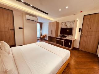 Hotel Mumbai House Vijay Nagar Nr Brilliant Convention Center - 4