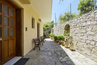 Maria & George's Apartment - 3